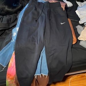 Women’s Nike sweatpants